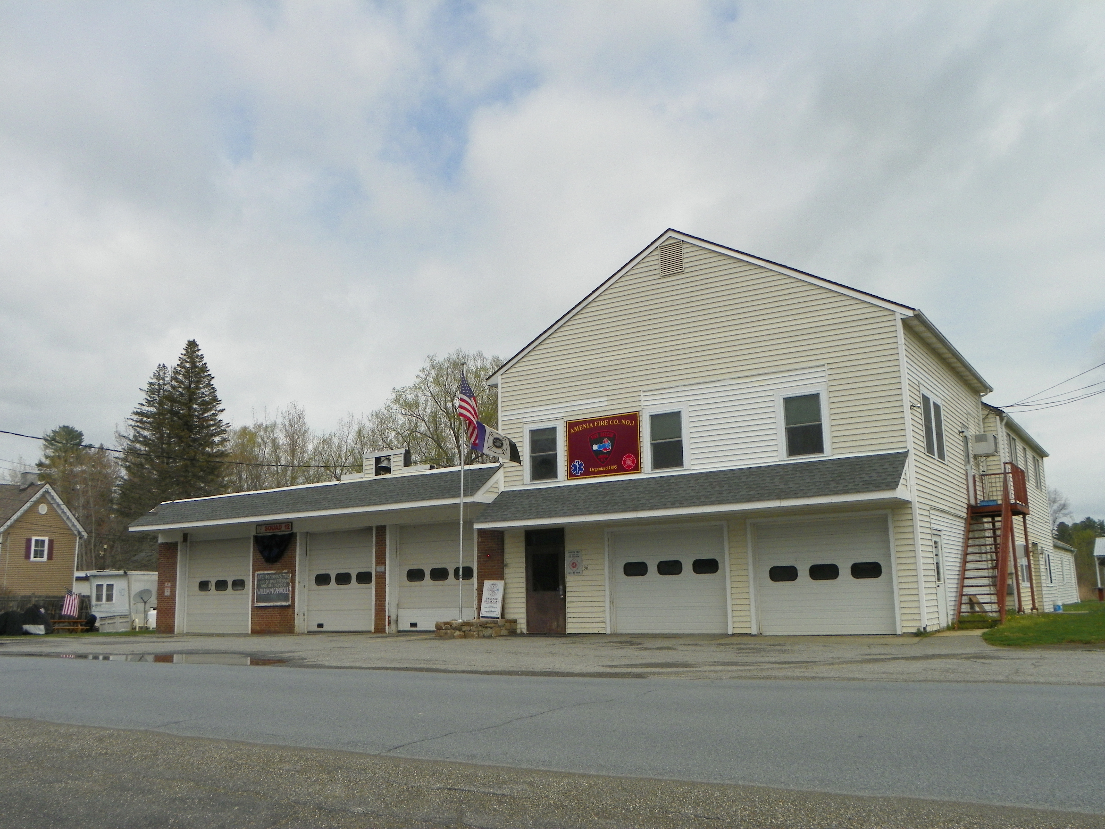 apple antiques Amenia